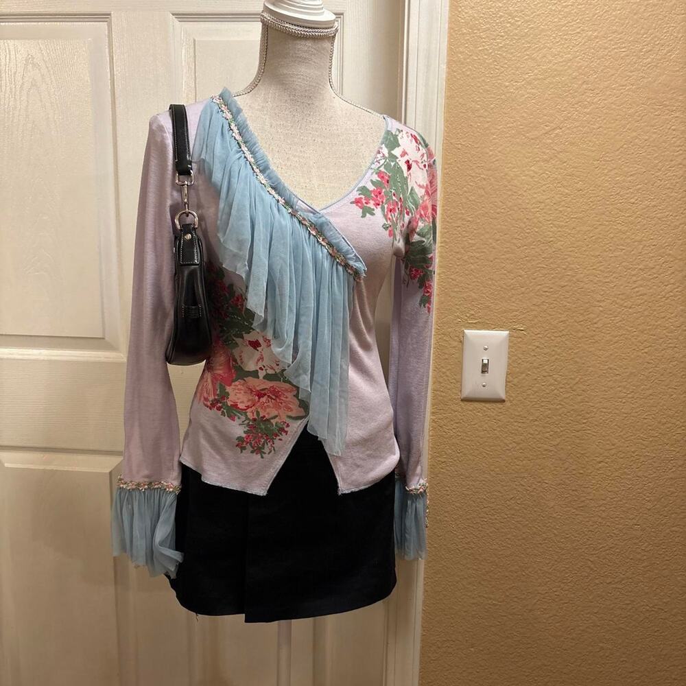 Insane fairy floral blouse with ruffles and lace details. Size medium